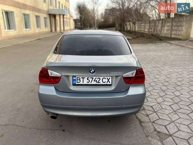 Серый БМВ 3 Серия, объемом двигателя 2 л и пробегом 213 тыс. км за 6300 $, фото 9 на Automoto.ua