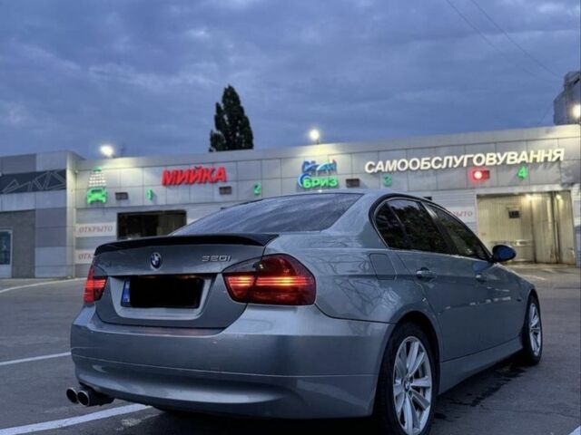 Серый БМВ 3 Серия, объемом двигателя 2 л и пробегом 292 тыс. км за 6250 $, фото 4 на Automoto.ua