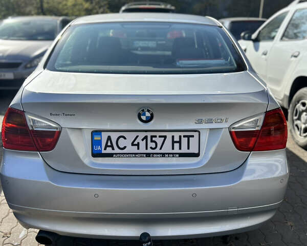 Серый БМВ 3 Серия, объемом двигателя 2 л и пробегом 194 тыс. км за 6850 $, фото 1 на Automoto.ua