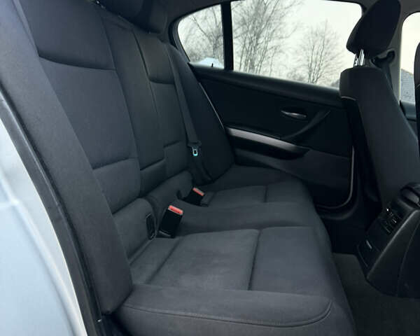 Серый БМВ 3 Серия, объемом двигателя 2 л и пробегом 277 тыс. км за 6800 $, фото 28 на Automoto.ua