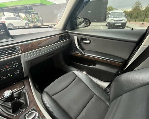Сірий БМВ 3 Серія, об'ємом двигуна 2 л та пробігом 250 тис. км за 6600 $, фото 24 на Automoto.ua