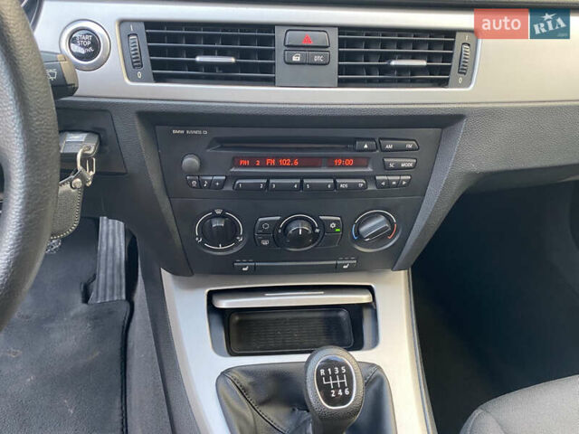Серый БМВ 3 Серия, объемом двигателя 2 л и пробегом 264 тыс. км за 6450 $, фото 15 на Automoto.ua