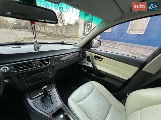 Серый БМВ 3 Серия, объемом двигателя 2 л и пробегом 213 тыс. км за 6300 $, фото 27 на Automoto.ua