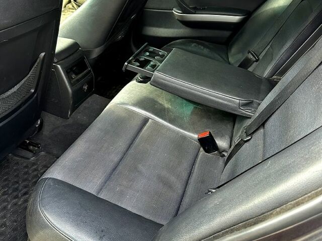 Серый БМВ 3 Серия, объемом двигателя 2 л и пробегом 277 тыс. км за 6900 $, фото 5 на Automoto.ua