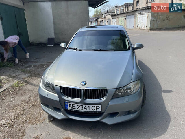 Серый БМВ 3 Серия, объемом двигателя 2.5 л и пробегом 130 тыс. км за 9500 $, фото 1 на Automoto.ua