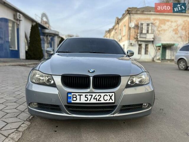 Серый БМВ 3 Серия, объемом двигателя 2 л и пробегом 213 тыс. км за 6300 $, фото 1 на Automoto.ua