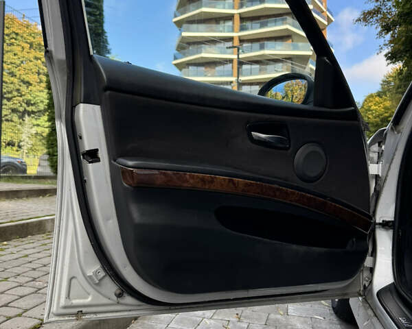 Серый БМВ 3 Серия, объемом двигателя 2 л и пробегом 201 тыс. км за 4500 $, фото 6 на Automoto.ua