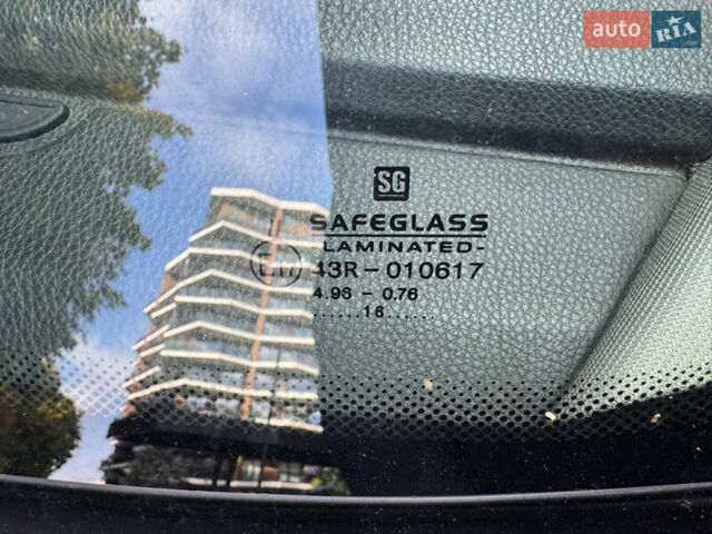 Серый БМВ 3 Серия, объемом двигателя 2 л и пробегом 201 тыс. км за 4500 $, фото 14 на Automoto.ua