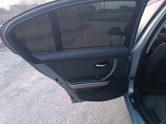 Серый БМВ 3 Серия, объемом двигателя 2 л и пробегом 320 тыс. км за 4200 $, фото 17 на Automoto.ua