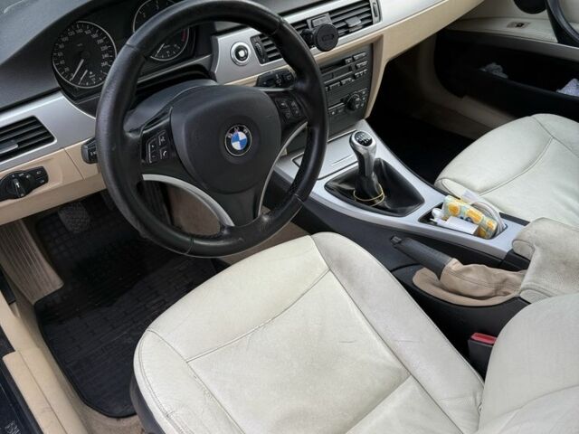 Серый БМВ 3 Серия, объемом двигателя 2 л и пробегом 300 тыс. км за 6700 $, фото 7 на Automoto.ua