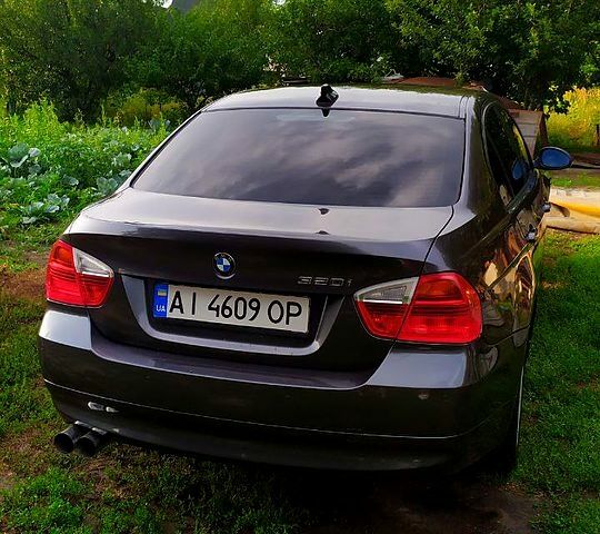 Серый БМВ 3 Серия, объемом двигателя 2 л и пробегом 249 тыс. км за 7500 $, фото 6 на Automoto.ua