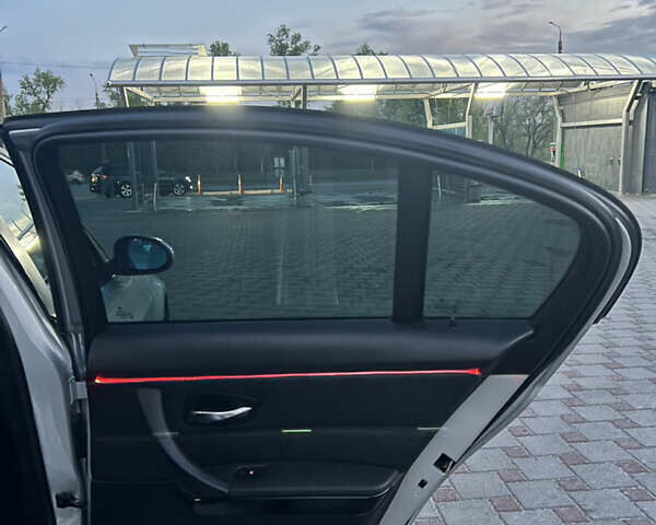 Сірий БМВ 3 Серія, об'ємом двигуна 2 л та пробігом 295 тис. км за 6900 $, фото 10 на Automoto.ua