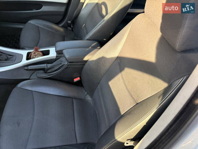 Серый БМВ 3 Серия, объемом двигателя 2.5 л и пробегом 100 тыс. км за 8500 $, фото 22 на Automoto.ua