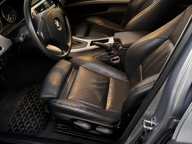 Серый БМВ 3 Серия, объемом двигателя 2 л и пробегом 194 тыс. км за 9000 $, фото 7 на Automoto.ua