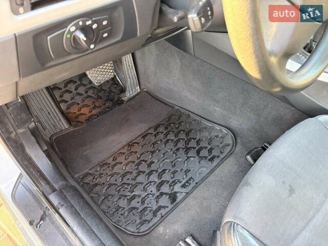 Серый БМВ 3 Серия, объемом двигателя 2.5 л и пробегом 100 тыс. км за 8500 $, фото 23 на Automoto.ua