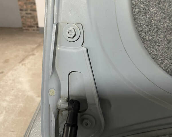 БМВ 3 Серия 2006 в Чернигове на Automoto.ua Серый БМВ 3 Серия, объемом двигателя 2 л и пробегом 260 тыс. км за 7500 $, фото 14 на Automoto.ua