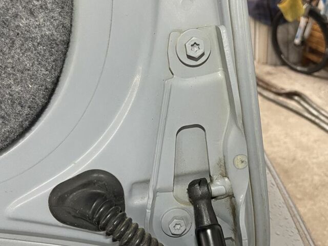 БМВ 3 Серия 2006 в Чернигове на Automoto.ua Серый БМВ 3 Серия, объемом двигателя 2 л и пробегом 260 тыс. км за 7500 $, фото 11 на Automoto.ua