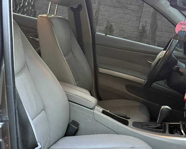 Серый БМВ 3 Серия, объемом двигателя 2 л и пробегом 405 тыс. км за 7999 $, фото 35 на Automoto.ua