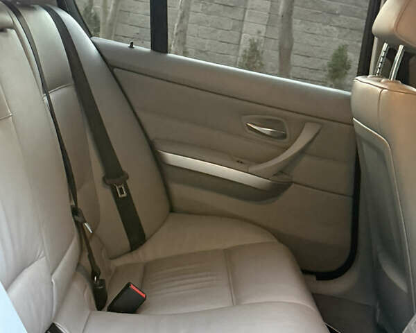 Серый БМВ 3 Серия, объемом двигателя 2 л и пробегом 405 тыс. км за 7999 $, фото 37 на Automoto.ua