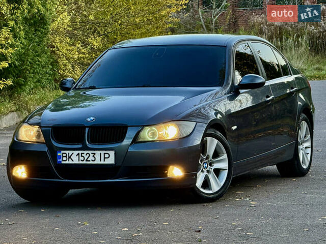Серый БМВ 3 Серия, объемом двигателя 2 л и пробегом 405 тыс. км за 7999 $, фото 5 на Automoto.ua