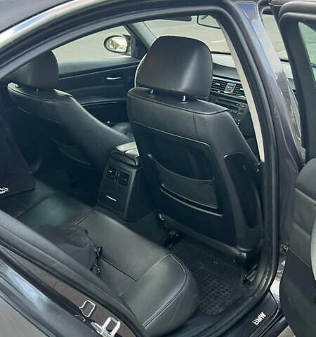 Серый БМВ 3 Серия, объемом двигателя 2.99 л и пробегом 332 тыс. км за 8400 $, фото 2 на Automoto.ua