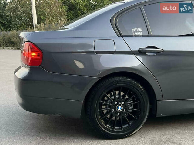Серый БМВ 3 Серия, объемом двигателя 2 л и пробегом 230 тыс. км за 5900 $, фото 12 на Automoto.ua