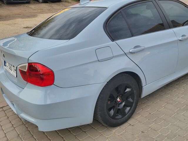 Серый БМВ 3 Серия, объемом двигателя 2 л и пробегом 350 тыс. км за 5368 $, фото 3 на Automoto.ua