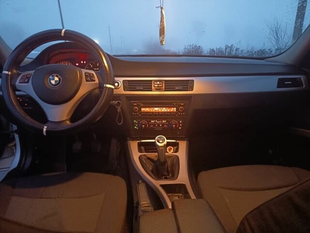 Серый БМВ 3 Серия, объемом двигателя 2 л и пробегом 380 тыс. км за 3200 $, фото 5 на Automoto.ua