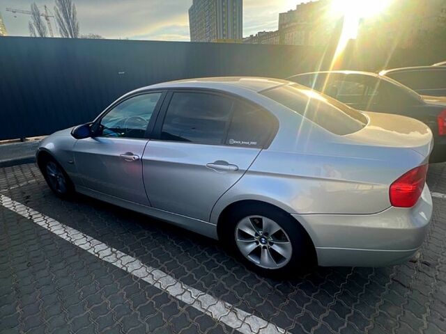 Серый БМВ 3 Серия, объемом двигателя 2 л и пробегом 175 тыс. км за 2500 $, фото 4 на Automoto.ua