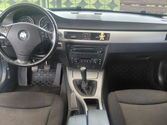 Серый БМВ 3 Серия, объемом двигателя 2 л и пробегом 234 тыс. км за 6900 $, фото 7 на Automoto.ua