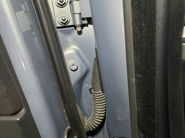 БМВ 3 Серия 2006 в Чернигове на Automoto.ua Серый БМВ 3 Серия, объемом двигателя 2 л и пробегом 260 тыс. км за 7500 $, фото 10 на Automoto.ua