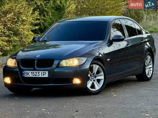 Серый БМВ 3 Серия, объемом двигателя 2 л и пробегом 405 тыс. км за 7999 $, фото 1 на Automoto.ua