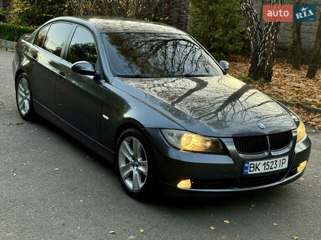Серый БМВ 3 Серия, объемом двигателя 2 л и пробегом 405 тыс. км за 7999 $, фото 10 на Automoto.ua