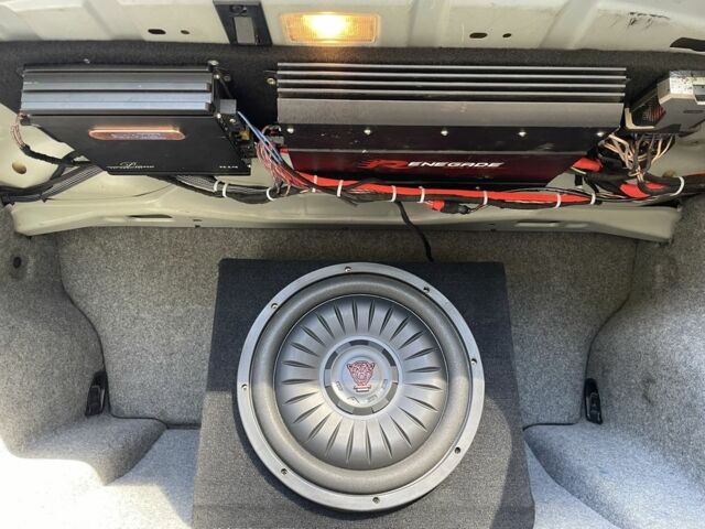 Серый БМВ 3 Серия, объемом двигателя 2 л и пробегом 270 тыс. км за 6600 $, фото 22 на Automoto.ua