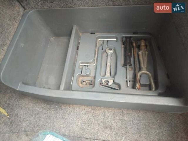 Сірий БМВ 3 Серія, об'ємом двигуна 2 л та пробігом 274 тис. км за 6700 $, фото 31 на Automoto.ua