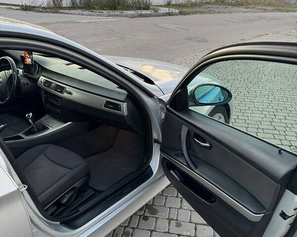 Серый БМВ 3 Серия, объемом двигателя 2 л и пробегом 239 тыс. км за 7000 $, фото 14 на Automoto.ua