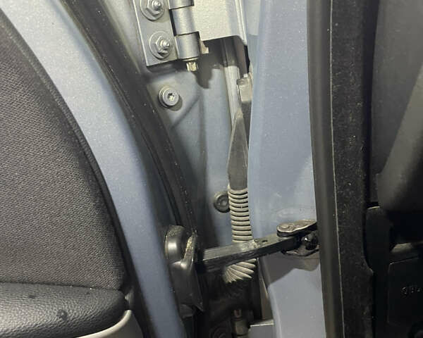 БМВ 3 Серия 2006 в Чернигове на Automoto.ua Серый БМВ 3 Серия, объемом двигателя 2 л и пробегом 260 тыс. км за 7500 $, фото 7 на Automoto.ua