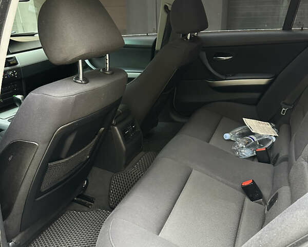 Серый БМВ 3 Серия, объемом двигателя 2.5 л и пробегом 280 тыс. км за 8500 $, фото 18 на Automoto.ua