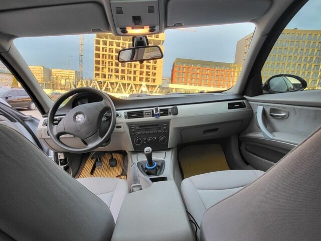 Серый БМВ 3 Серия, объемом двигателя 2 л и пробегом 350 тыс. км за 5368 $, фото 8 на Automoto.ua