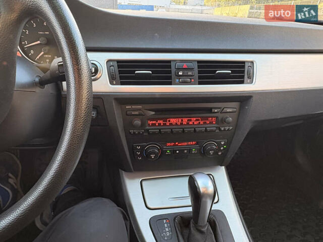 Серый БМВ 3 Серия, объемом двигателя 2.5 л и пробегом 100 тыс. км за 8500 $, фото 3 на Automoto.ua