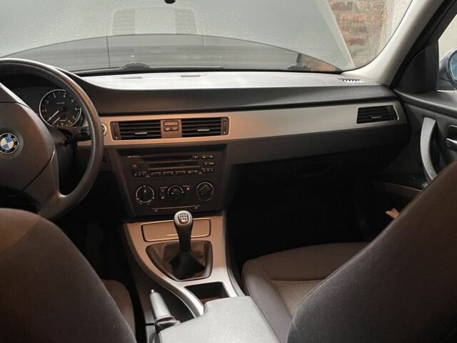 БМВ 3 Серия 2006 в Чернигове на Automoto.ua Серый БМВ 3 Серия, объемом двигателя 2 л и пробегом 260 тыс. км за 7500 $, фото 5 на Automoto.ua