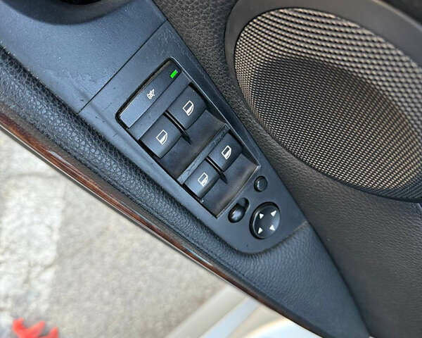 Серый БМВ 3 Серия, объемом двигателя 2 л и пробегом 225 тыс. км за 6600 $, фото 7 на Automoto.ua