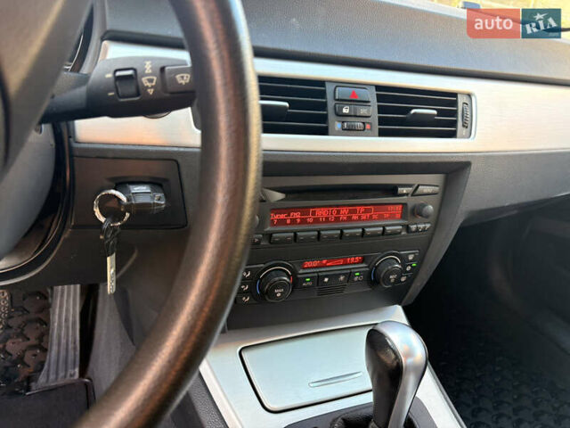 Серый БМВ 3 Серия, объемом двигателя 2.5 л и пробегом 100 тыс. км за 8500 $, фото 21 на Automoto.ua