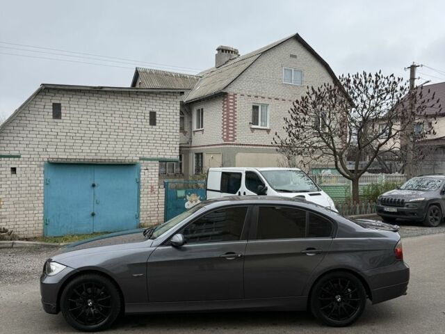 Серый БМВ 3 Серия, объемом двигателя 2 л и пробегом 247 тыс. км за 7500 $, фото 8 на Automoto.ua