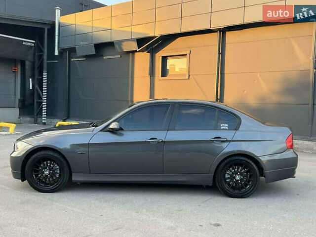 Серый БМВ 3 Серия, объемом двигателя 2 л и пробегом 230 тыс. км за 5900 $, фото 13 на Automoto.ua