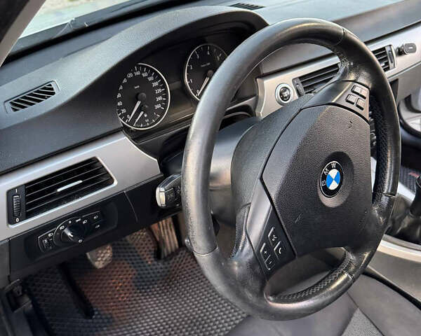 Серый БМВ 3 Серия, объемом двигателя 2 л и пробегом 239 тыс. км за 7000 $, фото 12 на Automoto.ua