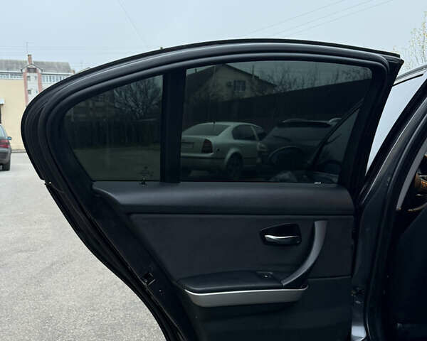 Серый БМВ 3 Серия, объемом двигателя 2 л и пробегом 256 тыс. км за 7500 $, фото 39 на Automoto.ua