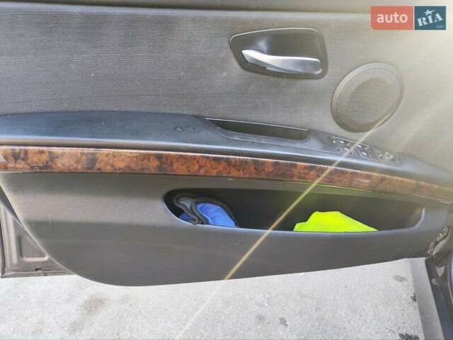 Серый БМВ 3 Серия, объемом двигателя 2.5 л и пробегом 290 тыс. км за 7000 $, фото 5 на Automoto.ua