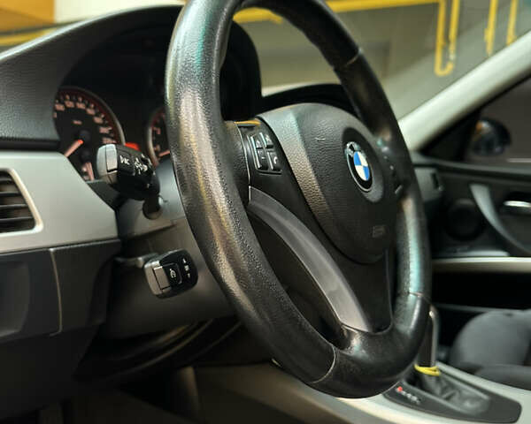 Серый БМВ 3 Серия, объемом двигателя 2.5 л и пробегом 280 тыс. км за 8500 $, фото 22 на Automoto.ua