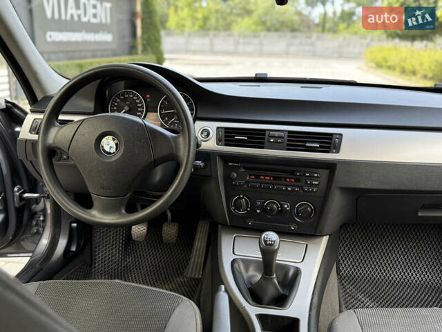 Сірий БМВ 3 Серія, об'ємом двигуна 2 л та пробігом 220 тис. км за 6550 $, фото 22 на Automoto.ua